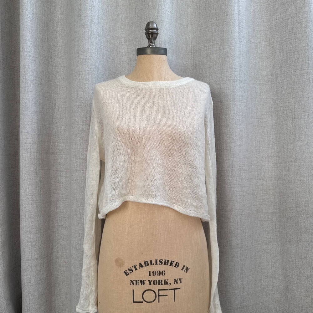 White knit shirt